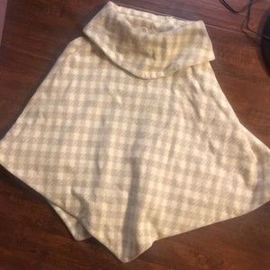 Adore Pancho/sweater